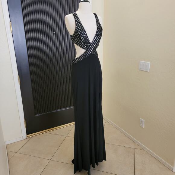 Mac Duggal 68166 Black Sequin Cut Out Cross High Slit Formal Evening Gown 8 - Picture 5 of 11
